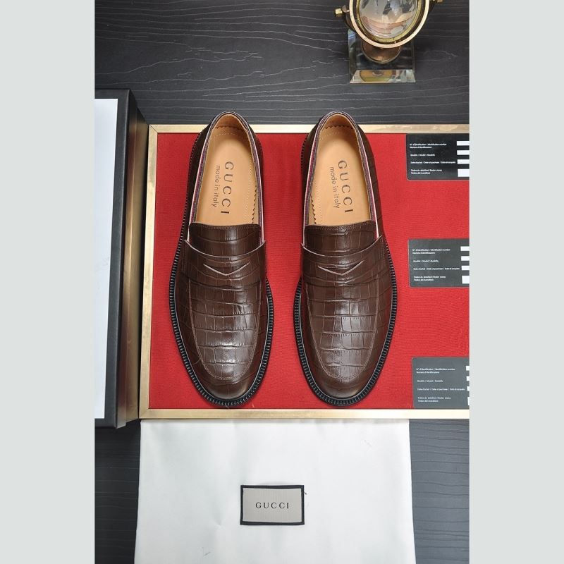 G*u*i leather shoes